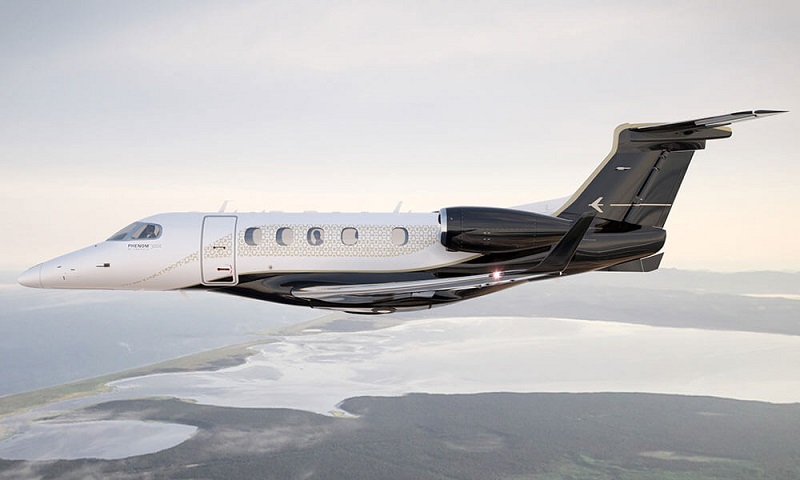 Embraer Phenom 300 (1).jpg