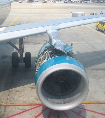 N951LF - cowling damage 2.jpg
