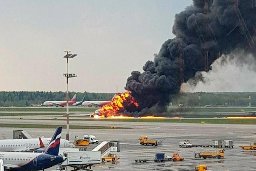 Superjet-100 on fire during take off.jpg