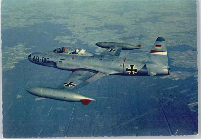 T-33 Bw.jpg